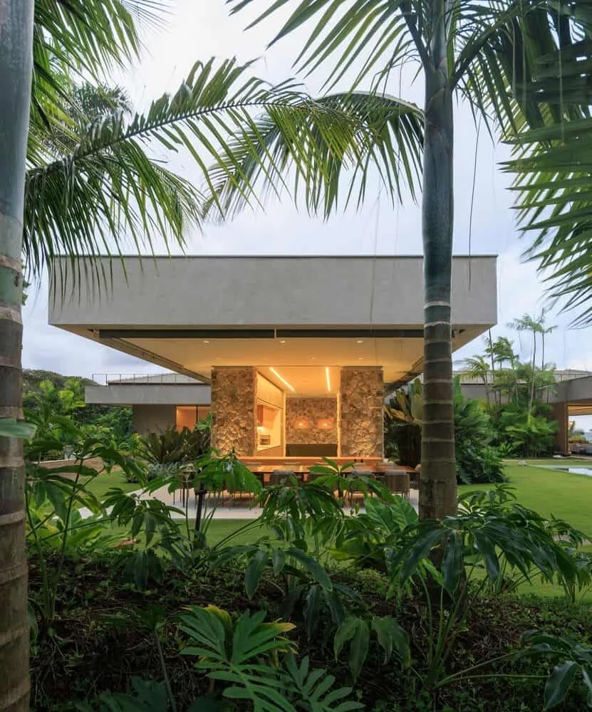 01 TVN House by Saraiva e Associados: A Tropical Forest Hideaway in Brazil’s Itacaré