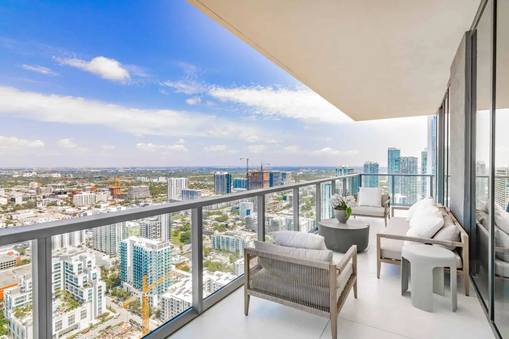 15. Modern Balcony, Los Angeles