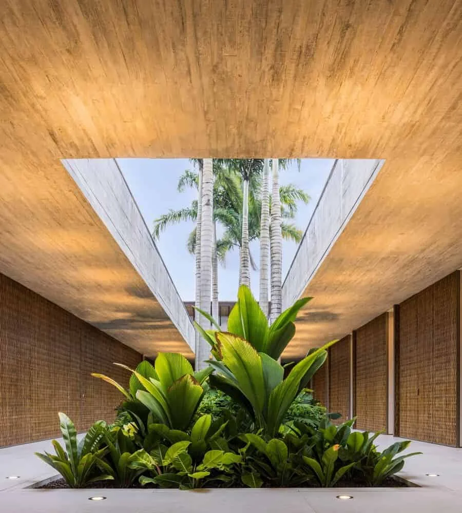 01 TVN House by Saraiva e Associados: A Tropical Forest Hideaway in Brazil’s Itacaré