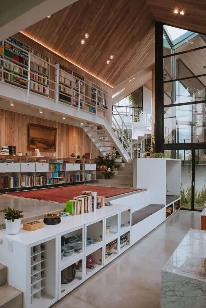 Capa Arquitectura设计的库普拉之家：模块化黑色住宅，与光影和花园交织