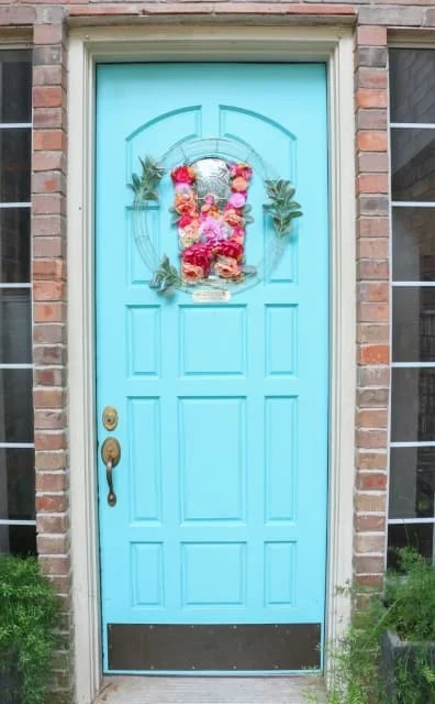 10. DIY collar con monograma floral