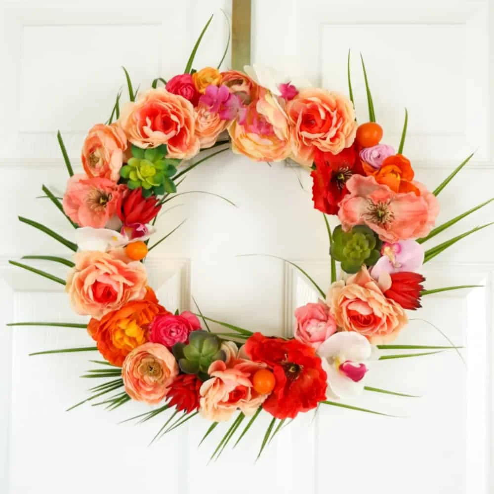 8. Corona floral tropical