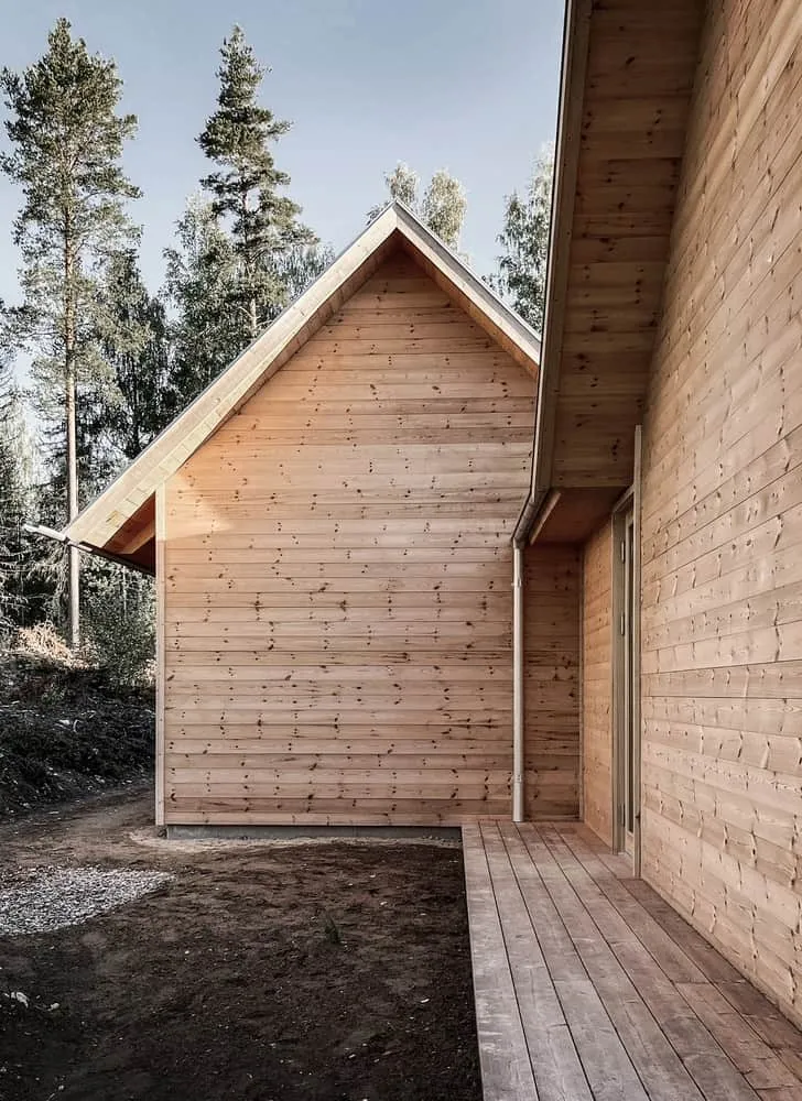 图书馆住宅由Fria Folket + Hanna Michelson设计：被书籍环绕的庭院住宅