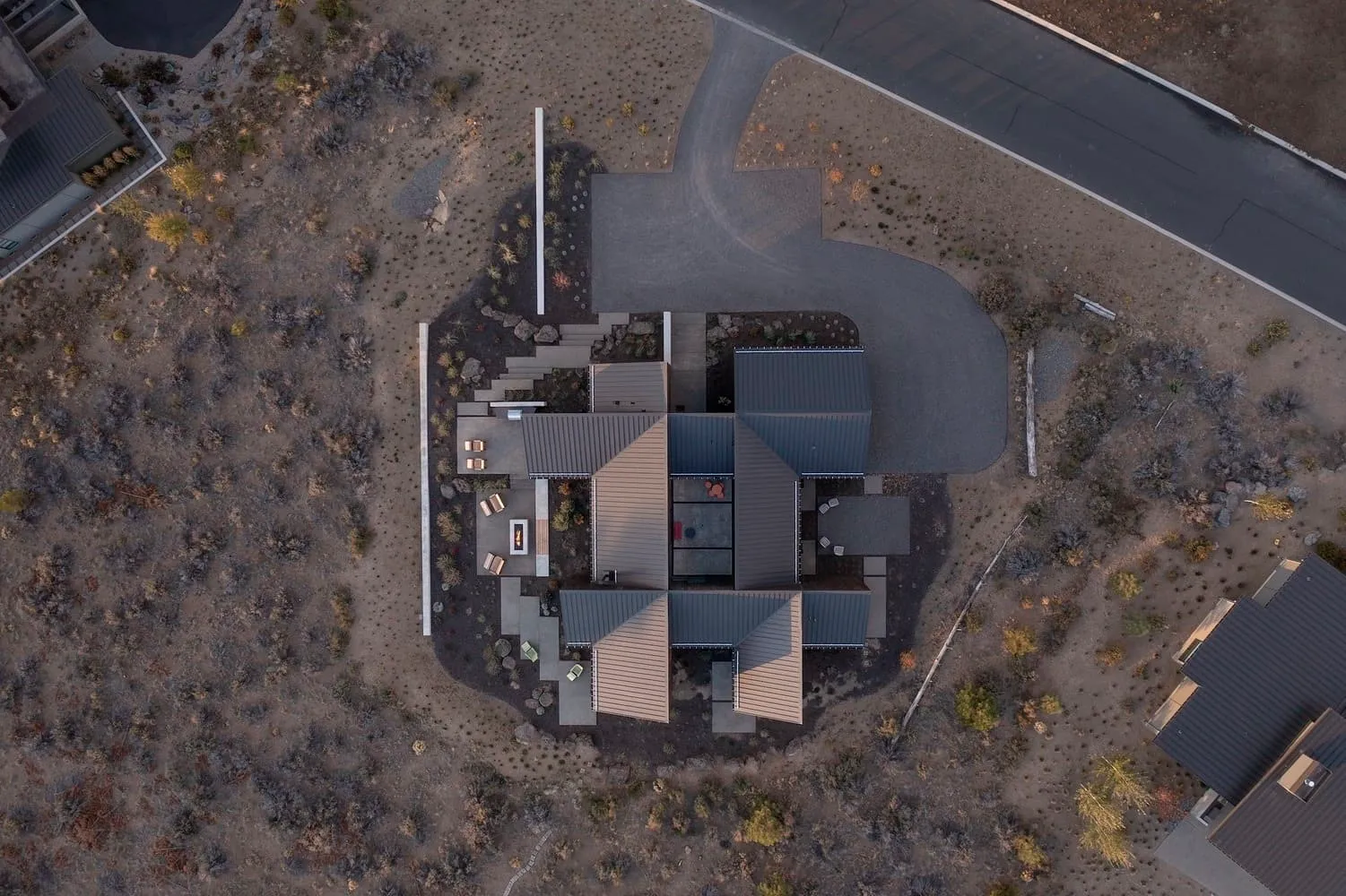 俄勒冈本德的克里兹霍瓦特住宅由Mork-Ulnes Architects设计