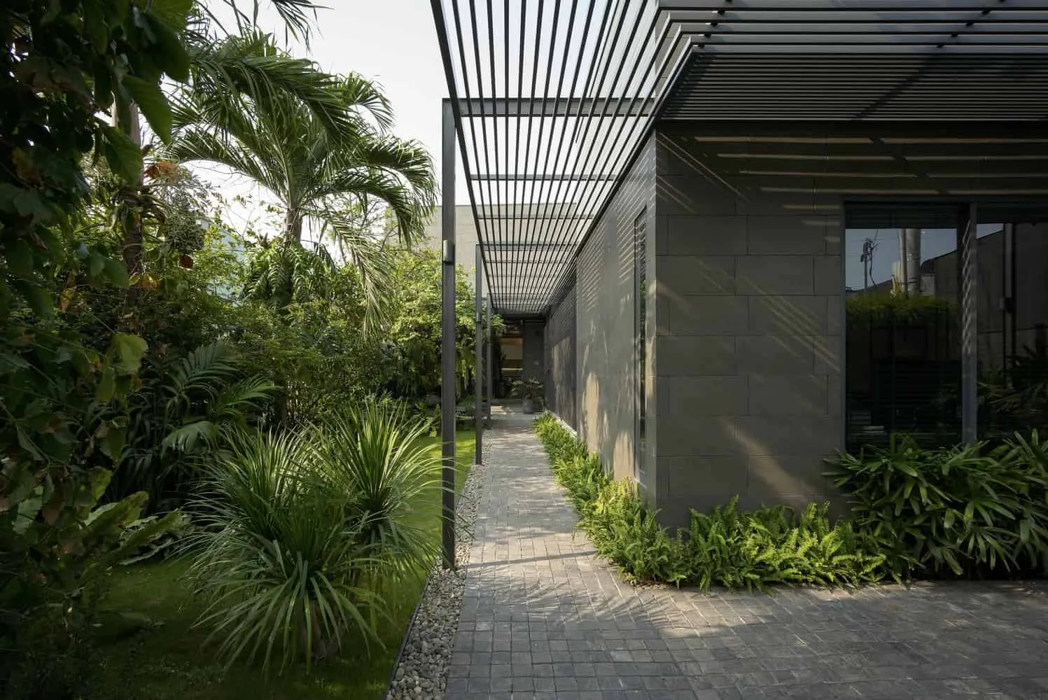 K.house 由 KCONCEPT + KOHARCHITECTS 设计，位于越南潘切市