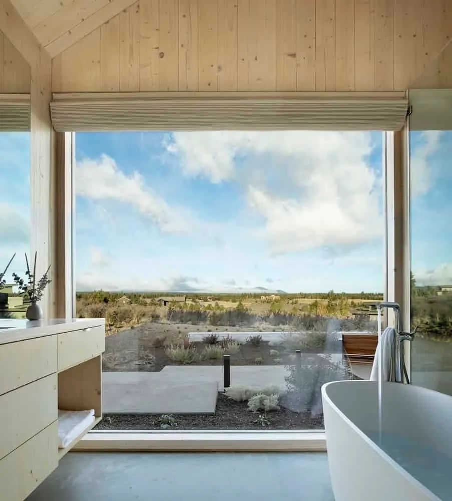 俄勒冈本德的克里兹霍瓦特住宅由Mork-Ulnes Architects设计