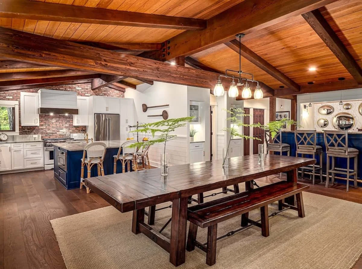 9. Rustic Dining Room