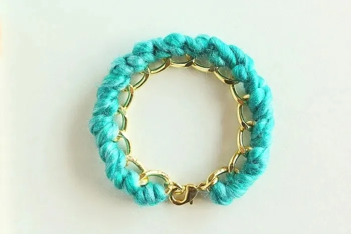13. Pulsera de fibra
