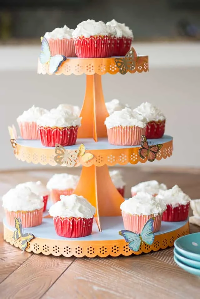 10. Bandeja DIY para pasteles