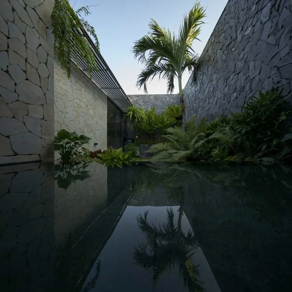 K.house 由 KCONCEPT + KOHARCHITECTS 设计，位于越南潘切市