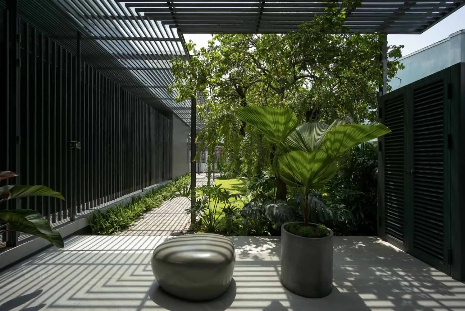 K.house 由 KCONCEPT + KOHARCHITECTS 设计，位于越南潘切市