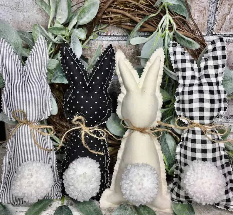 2. Almohadas rurales con conejos