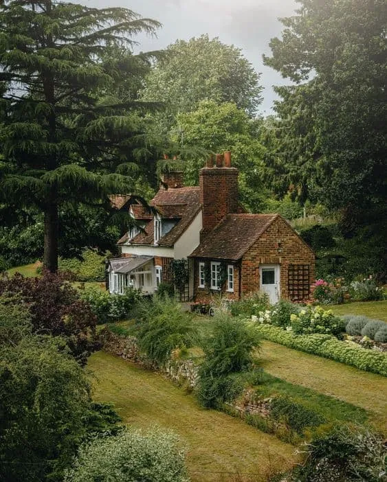 Incredibly Charming Cottage That Will Captivate You