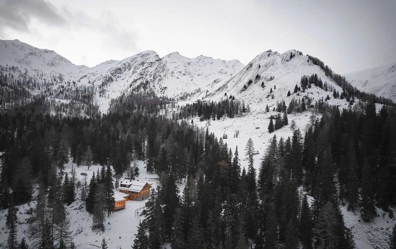 Fraganter Youth Hut | Imgang Architekten | Flattach, Austria