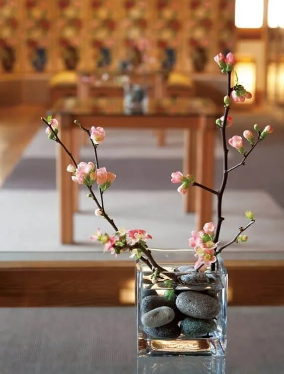 探索充满柔和春日元素的韩式公寓魅力