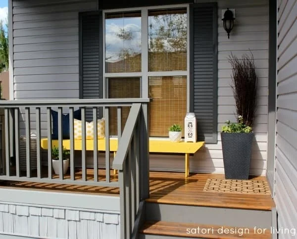 14. Banco de jardín colorido