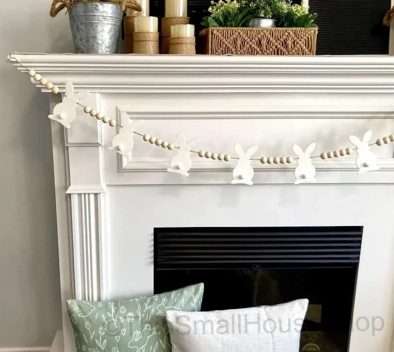 10. Guirnaldas de conejo blanco