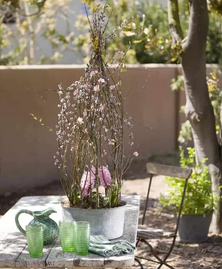 13. Haz una composición floral primaveral