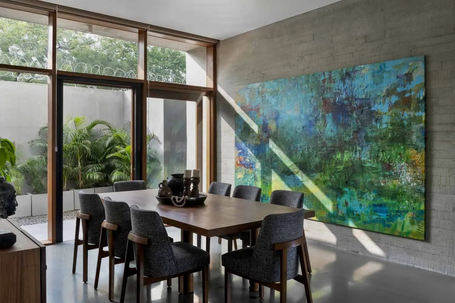 The Hovering House by Modo Designs: A Modern L-Shaped Home for Three Generations in Ahmedabad