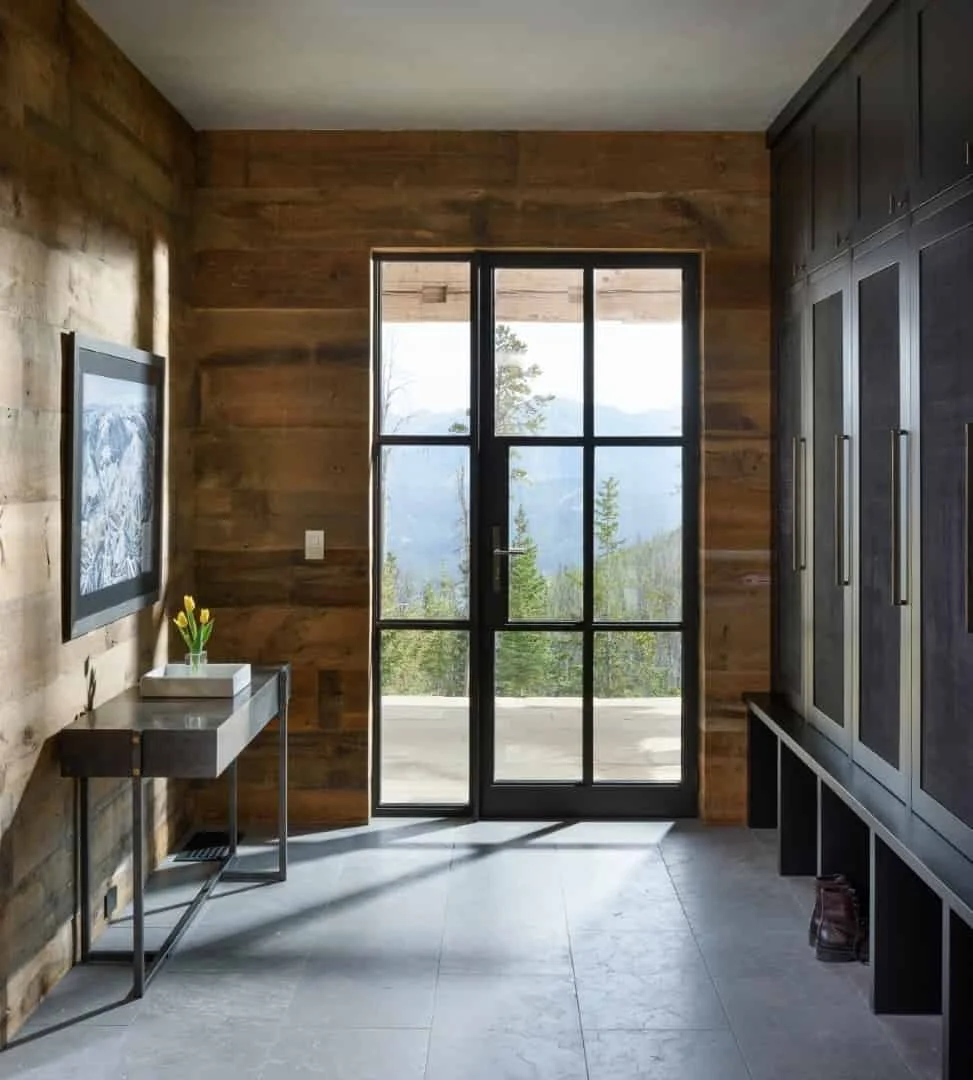 6. Vestíbulo rústico