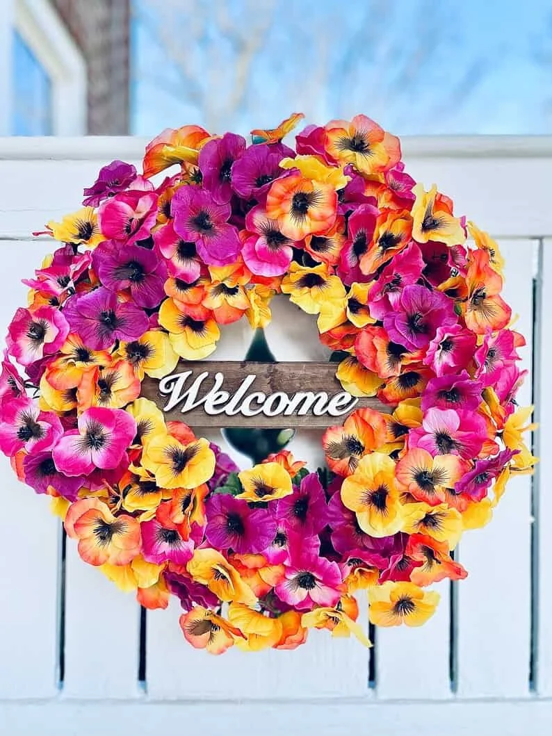 12. Пансиони фіолетові та жовті