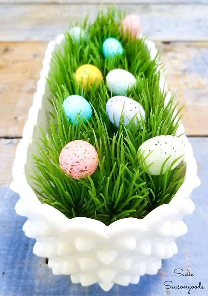 13. Elementos centrales de vidrio blanco de Pascua