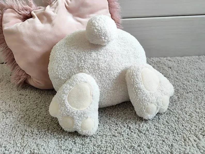 9. Decoración de almohada con conejo para Pascua