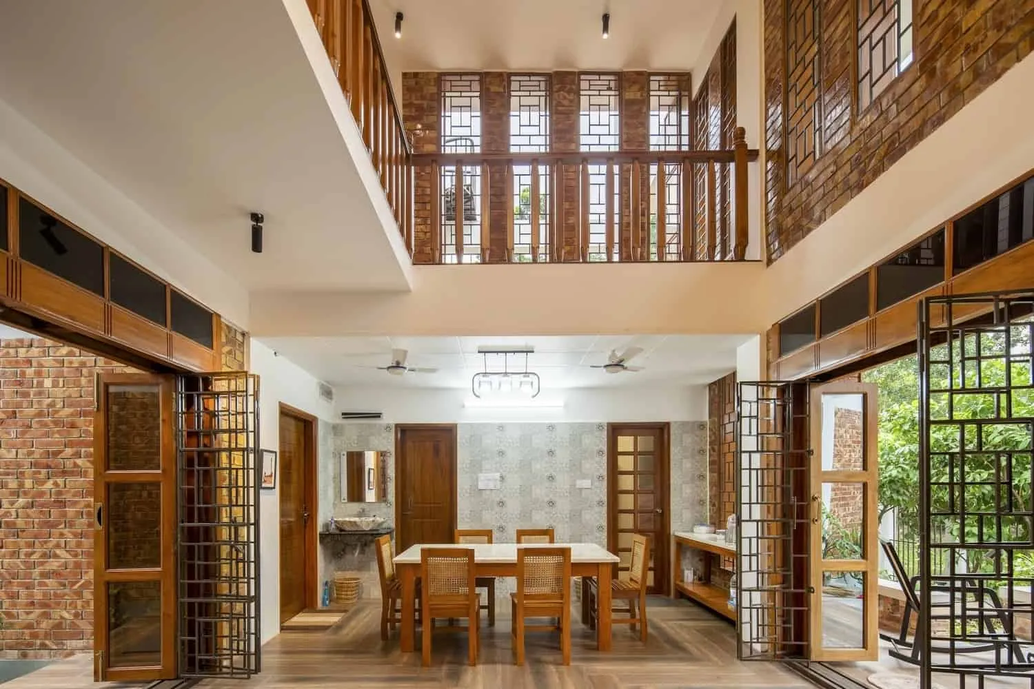 哈瓦拉达尔住宅的上层露台，俯瞰希巴查乡村风光。