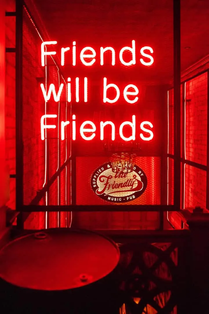 Friendly's Music Pub by Kvadrat Architects: A Heartfelt Tribute to Music, History and Design