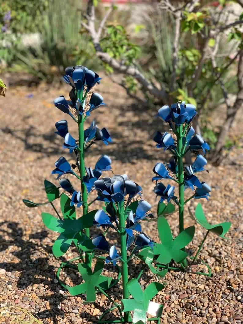 12. Trabajo artesanal – moras metálicas