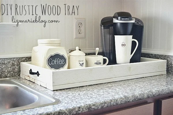 14. Plato de Madera Rústico DIY