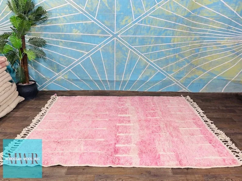 13. Alfombra rosada coqueta personalizada