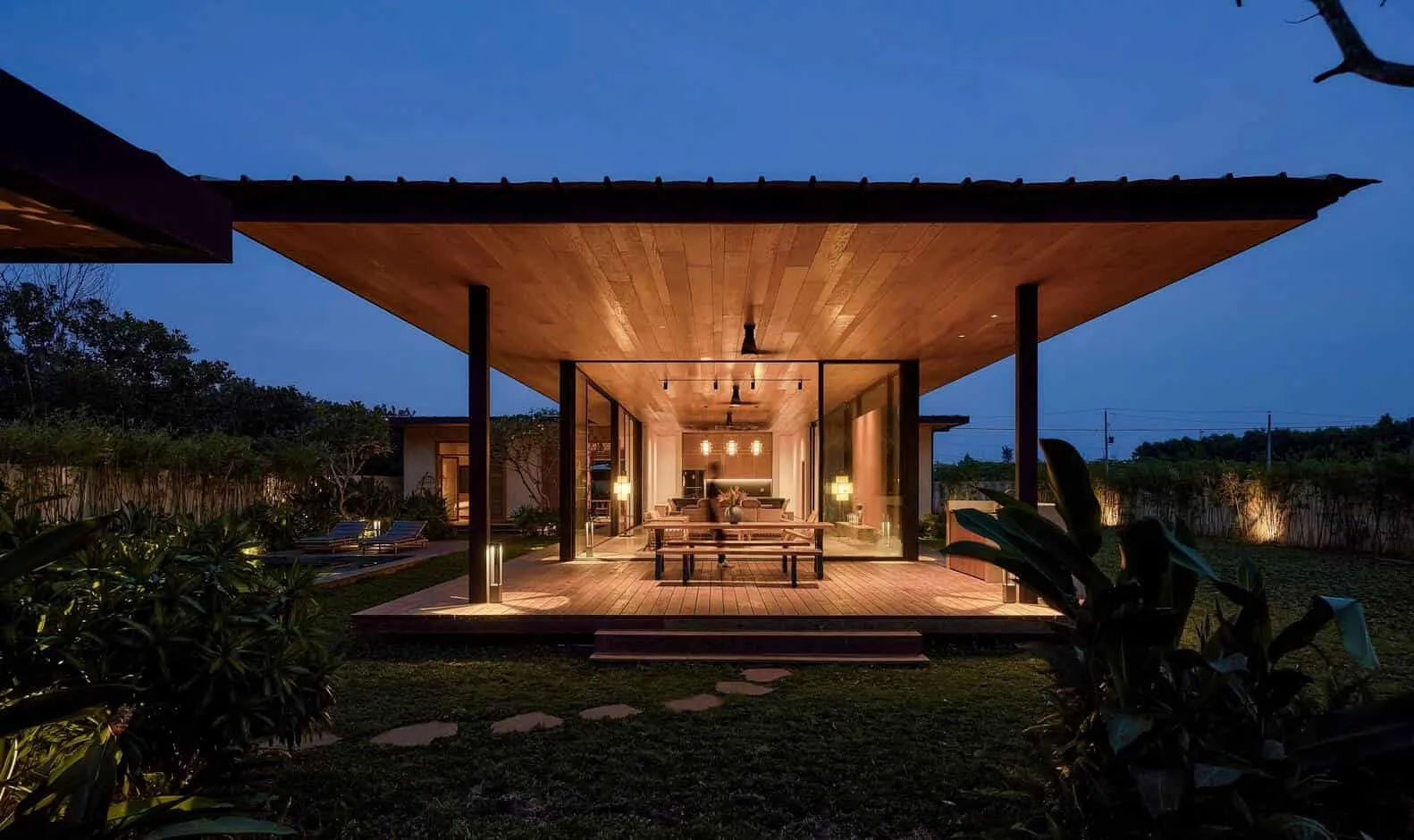 Eco-Friendly Vacation Home on the Beach / Kanopea Architecture Studio + T3 Architects / Vietnam