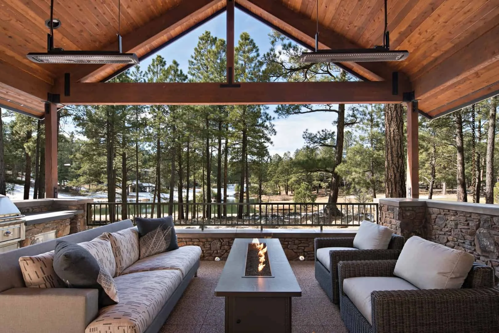 2. Rustic Porch, Фінікс