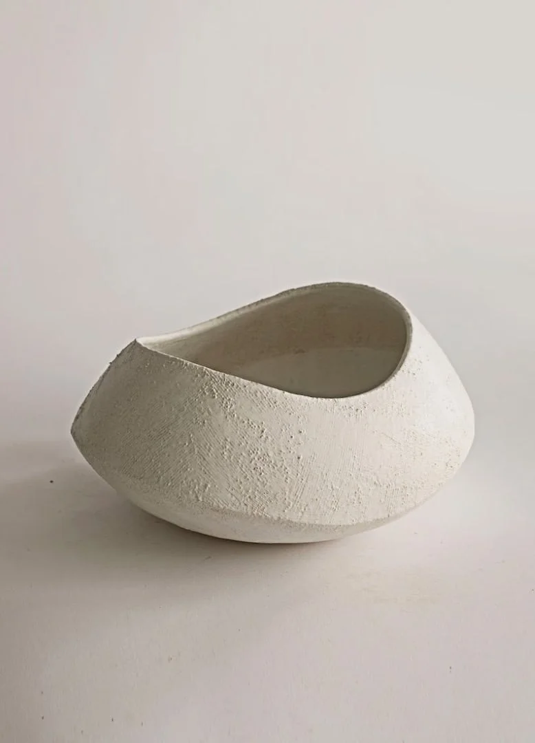 8. Elemento central cerámico