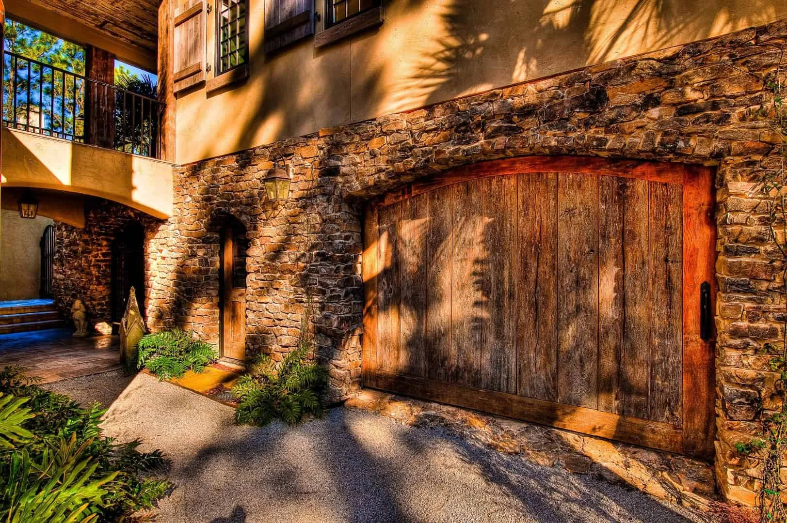 14. Гараж з каменю та дерева, Чарльстон