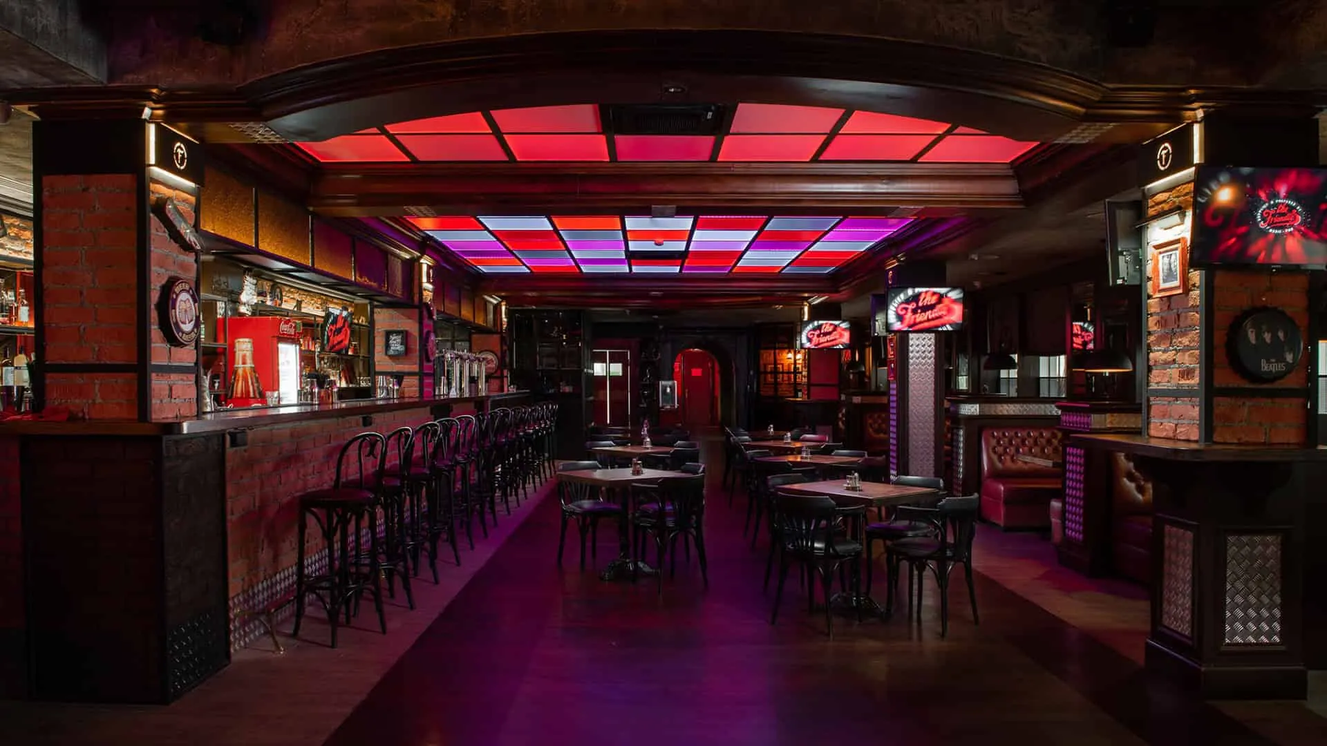 Friendly's Music Pub by Kvadrat Architects: A Heartfelt Tribute to Music, History and Design