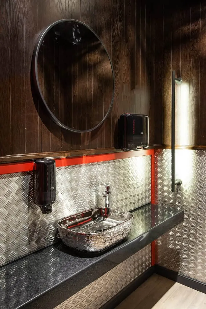 Friendly's Music Pub by Kvadrat Architects: A Heartfelt Tribute to Music, History and Design