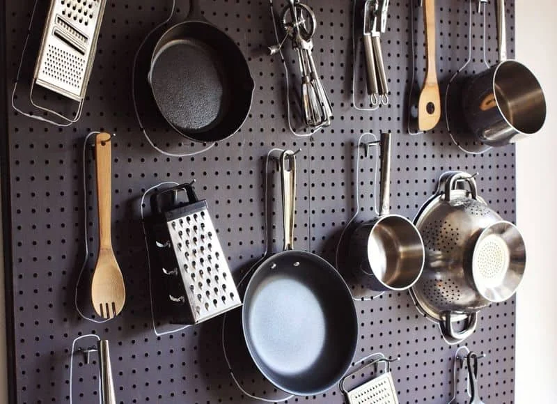 15. Actualización Organizativa de Cocina con Pegboard