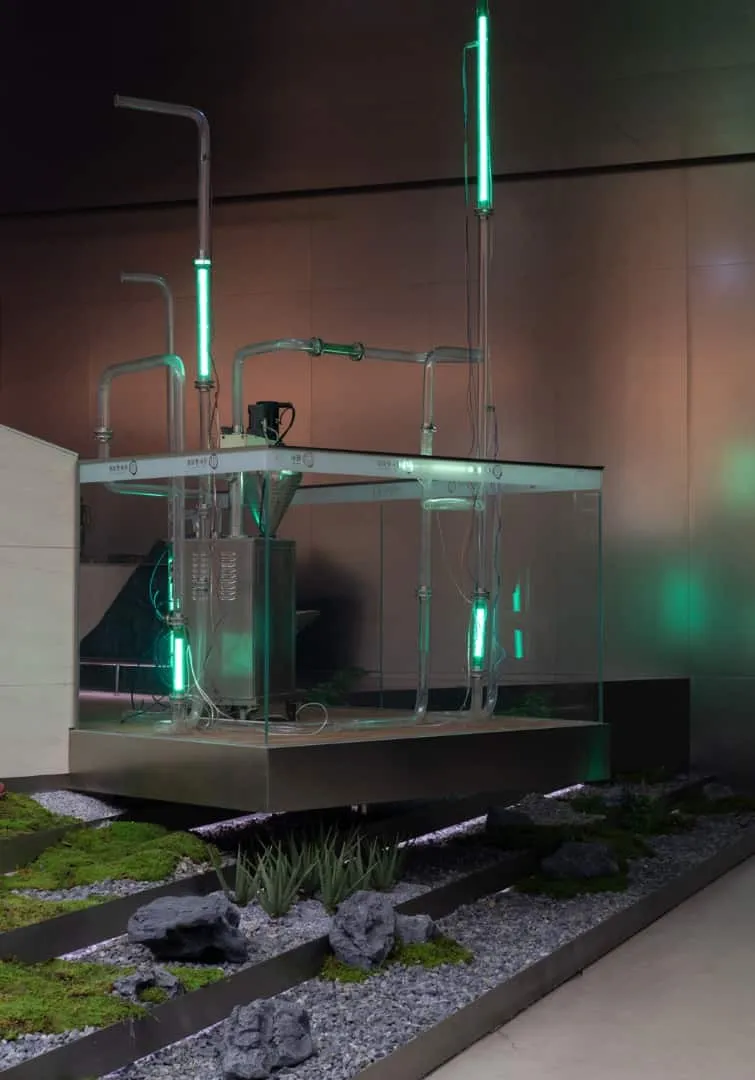 可旋转展开墙，从展示过渡到生产视图