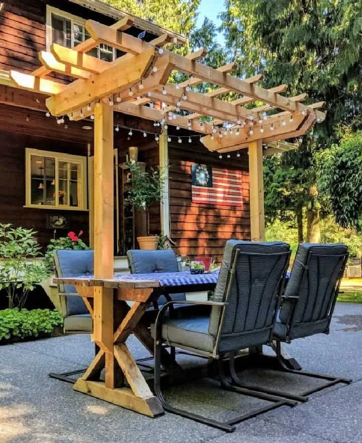 15. Building a Narrow Half-Pergola