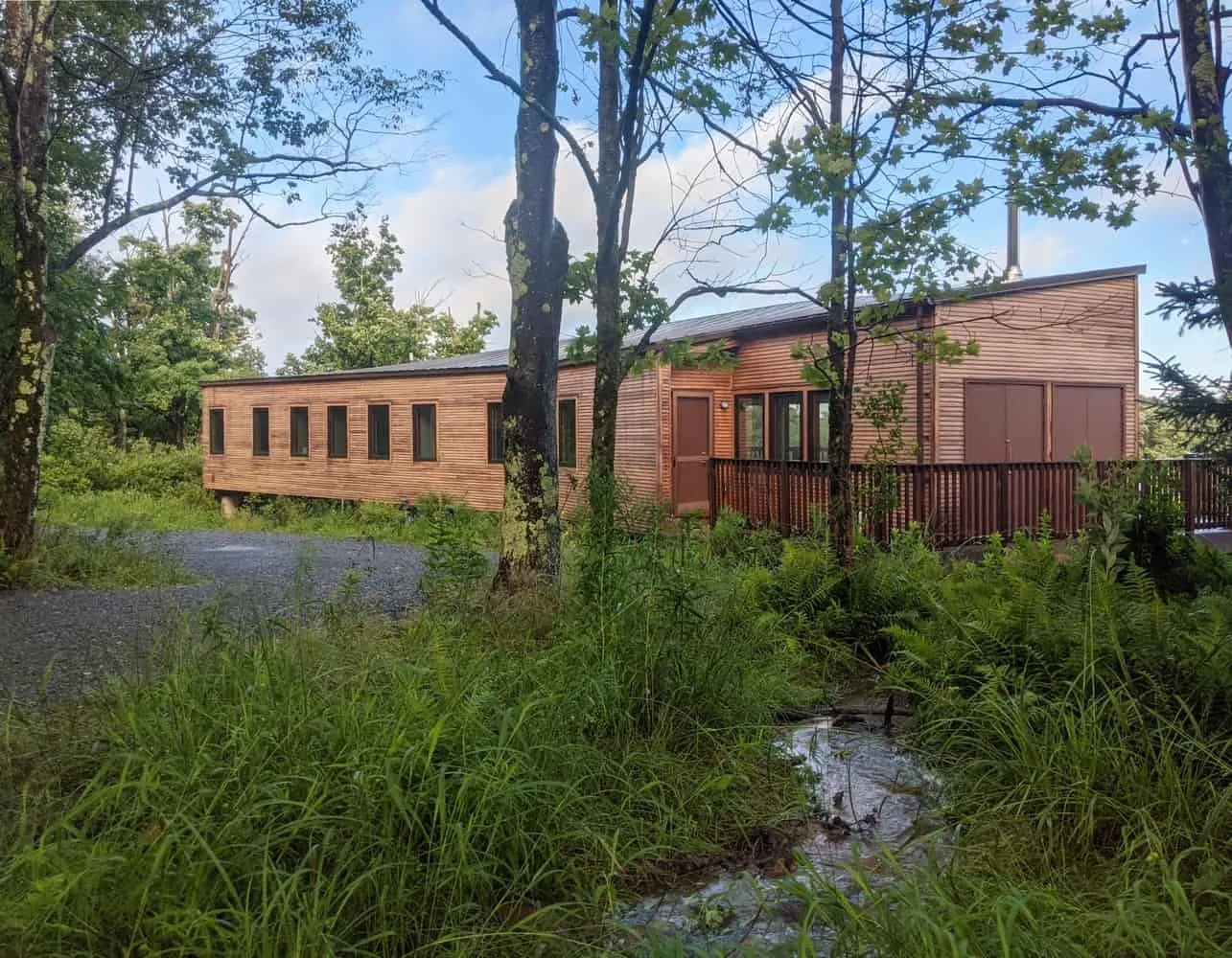 纽约州凯茨基尔斯湖畔克兰伯里住宅,由布莱斯·德雷尼尔设计 纽约州凯茨基尔斯湖畔克兰伯里住宅,由布莱斯·德雷尼尔设计