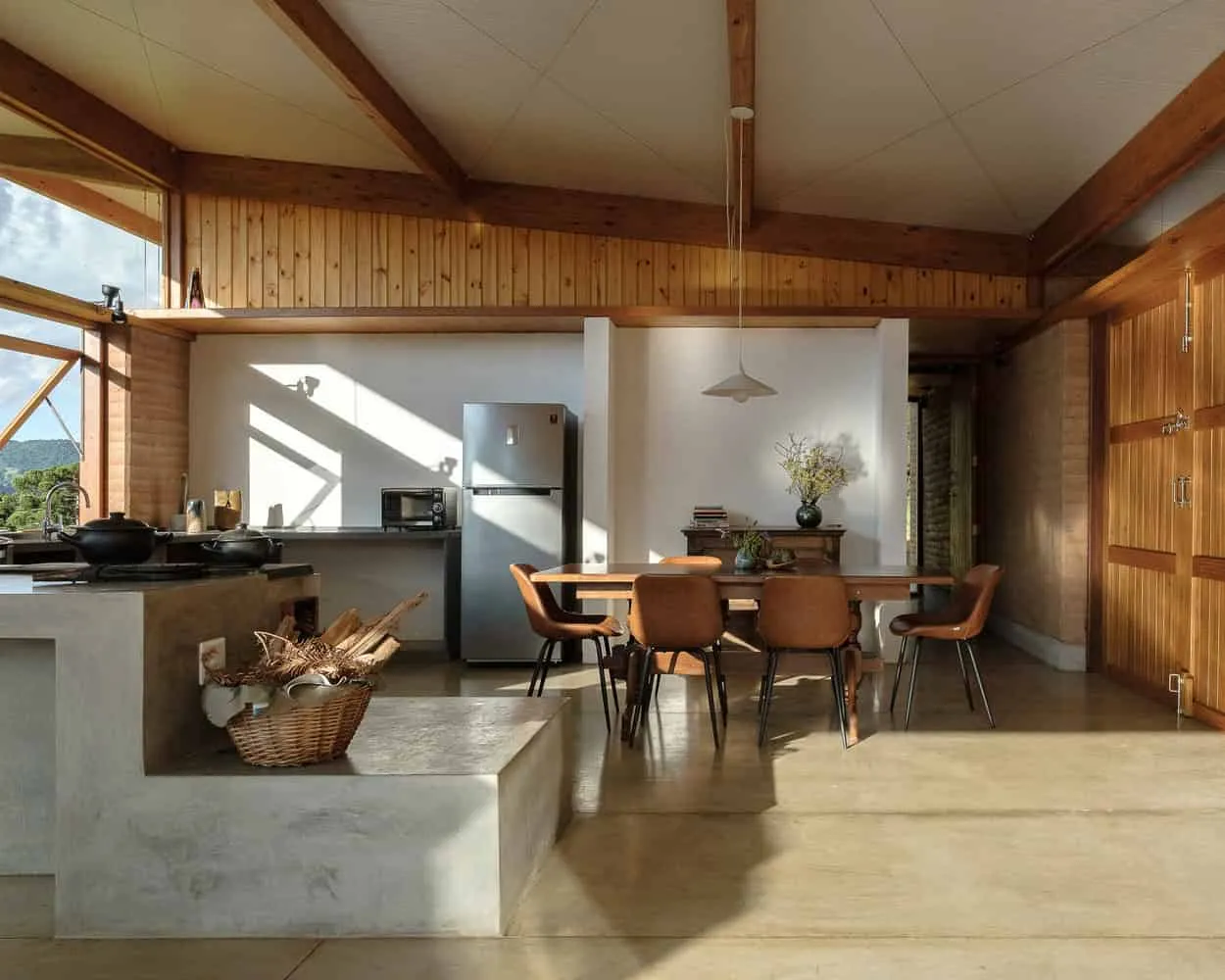 Patio Guapuruvu House | Estudio Piloti Arquitetura | Camanducaia, Brazil