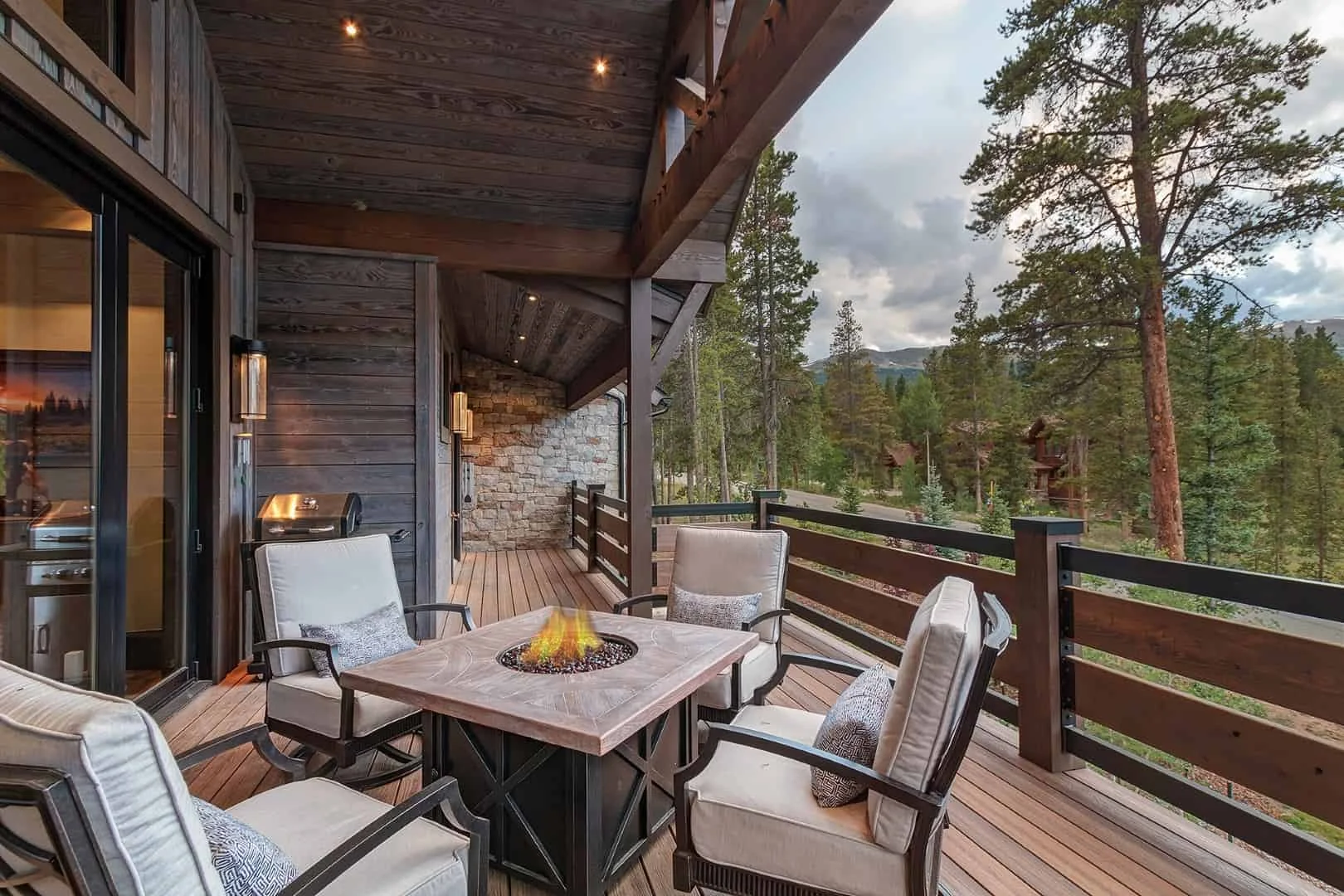 2. Balcón rústico, Denver