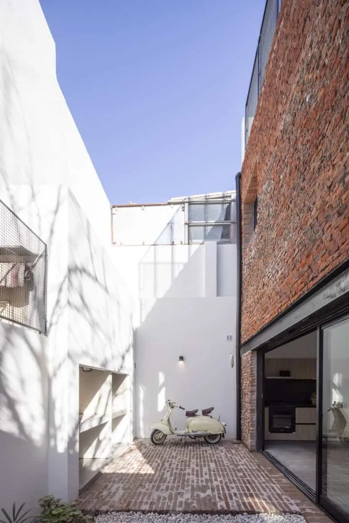 PH Helguera by OADD Arquitectos: A Bright Transformation of a Historic PH in Buenos Aires