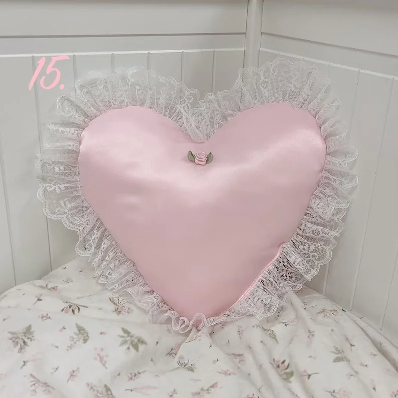 4. Almohada con corazón