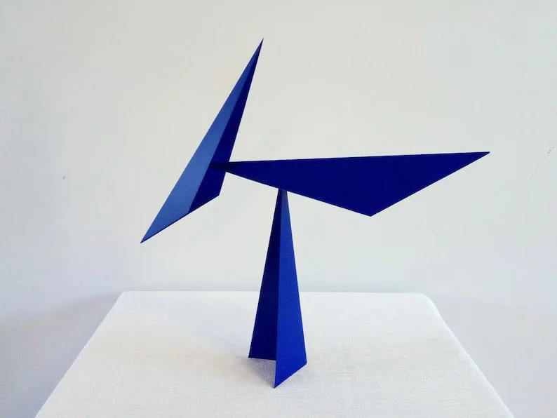 15. Современная металлическая кинетическая скульптура