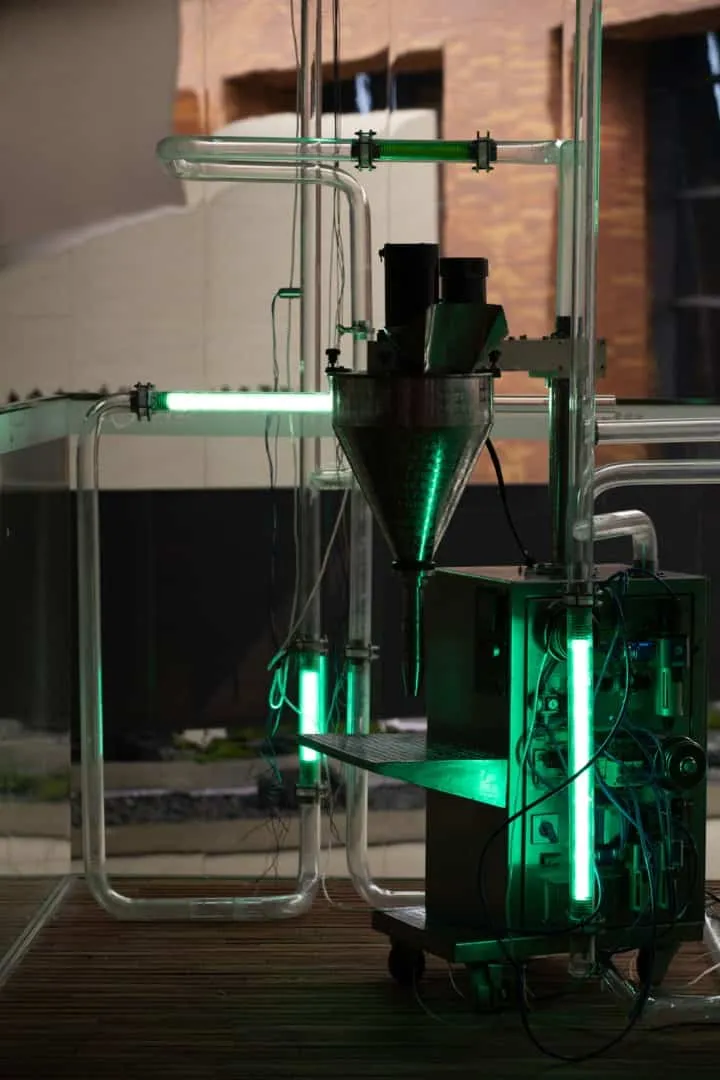 陶瓷与钢材表面的触觉图案