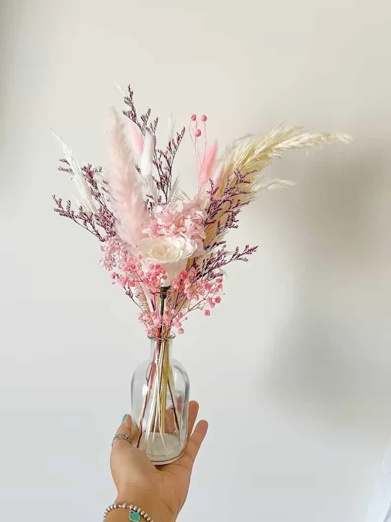 8. Composición natural con rosa