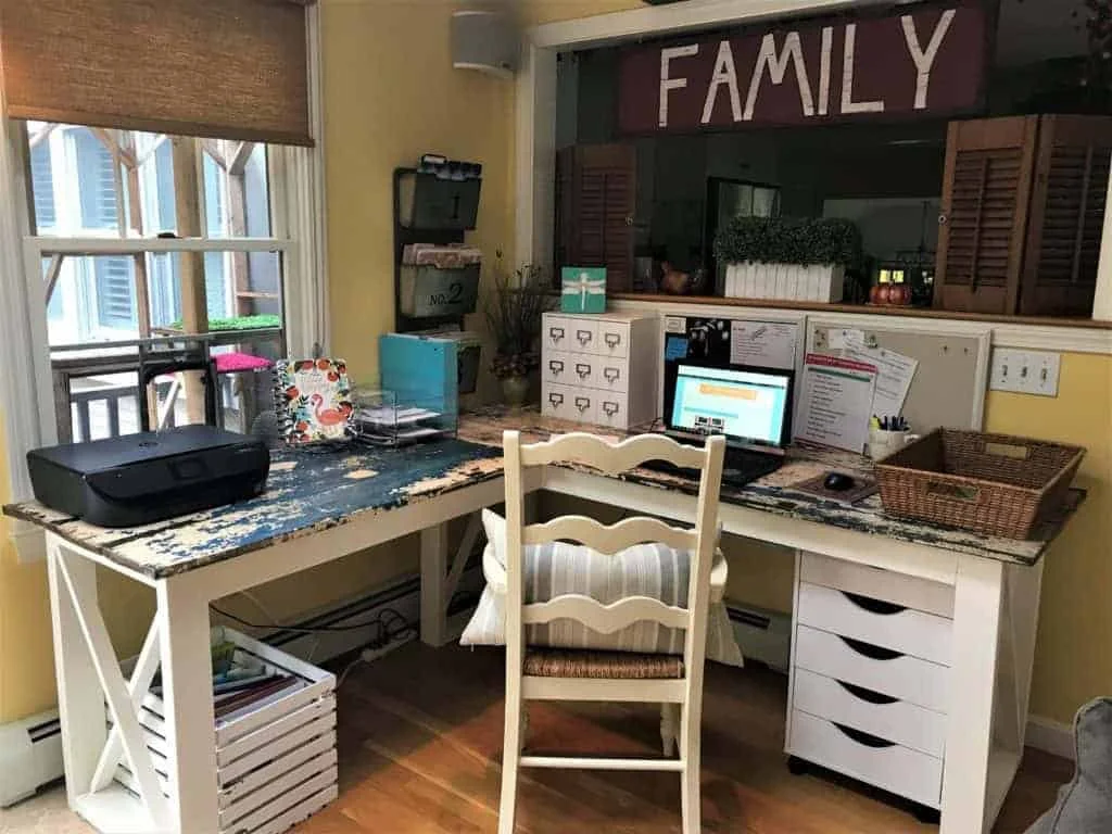 4. Mesa angular rural DIY